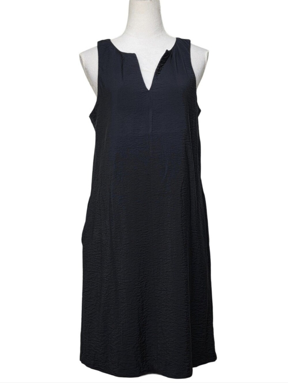Banana Republic Sleeveless Black V-Neck Shift Dress, Size M